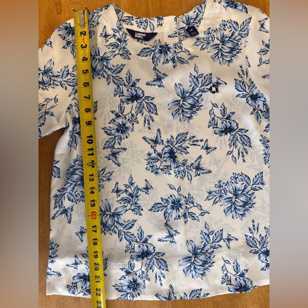 Lands End Short Sleeve Blue White Floral Blouse Butterfly Gold Buttons 6P - Picture 7 of 8